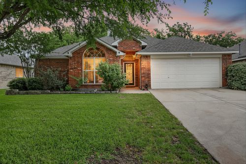 924 Chestnut Ln, Saginaw, TX, 76179-0974 | Card Image