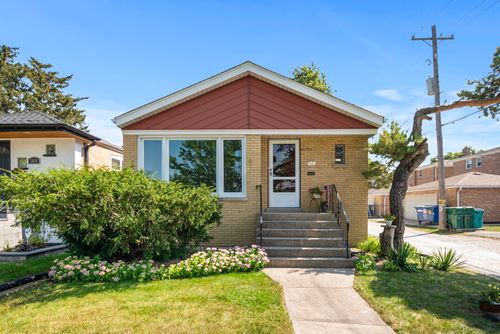 7851 Moody Ave, Burbank, IL, 60459-1234 | Card Image