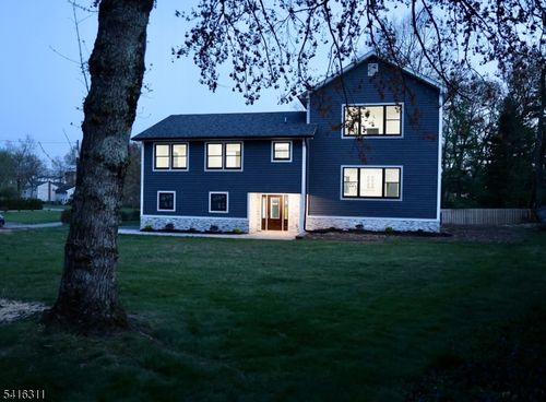 3 Cambridge Rd, East Hanover, NJ, 07936-2804 | Card Image