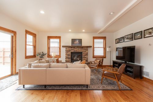 3988 Bosal St, Bozeman, MT, 59718-8887 | Card Image