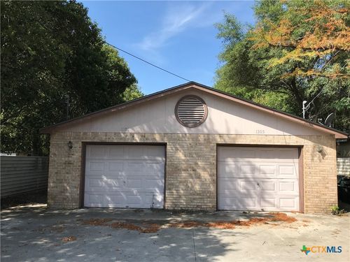 1303 N Bishop St, San Marcos, TX, 78666-2707 | Card Image