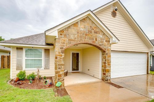 228 Lovers Path Dr, Springtown, TX, 76082-3045 | Card Image