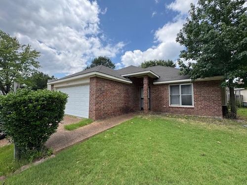 2627 Bay Pointe Cir E, Memphis, TN, 38128-0921 | Card Image