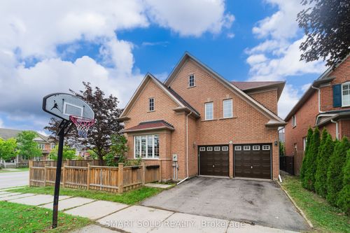 16 Courtney Cres, Richmond Hill, ON, L4E4B9 | Card Image