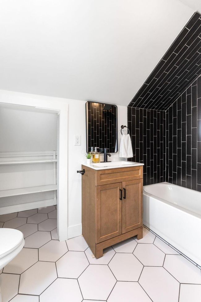 206 W Columbus St, House other with 4 bedrooms, 2 bathrooms and null parking in Lithopolis OH | Image 29
