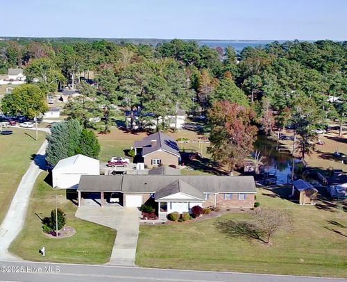 16 Port Side Ln, Belhaven, NC, 27810-9699 | Card Image