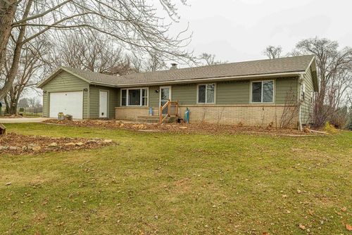 W5526 Rolling Acres Ln, Monroe, WI, 53566-9364 | Card Image