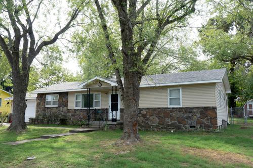 108 W Center St, Goodman, MO, 64843-9719 | Card Image