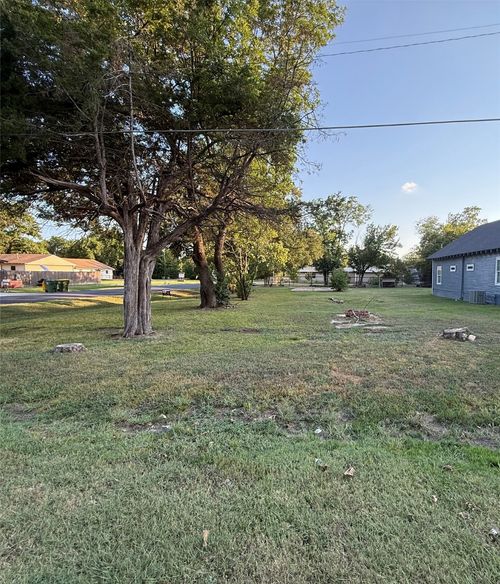 123 E State St, Groesbeck, TX, 76642 | Card Image