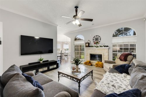 2349 Bentley Ct, Grand Prairie, TX, 75052-4127 | Card Image
