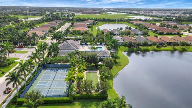 2638 Light Sky Ln, Home with 3 bedrooms, 2 bathrooms and null parking in BRADENTON FL | Image 58