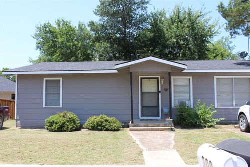 310 S Santa Fe St, Wolfe City, TX, 75496-3008 | Card Image