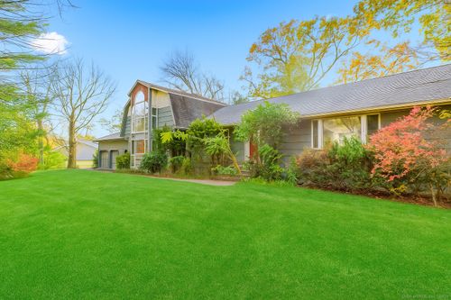 184 Putting Green Rd, Trumbull, CT, 06611-2528 | Card Image