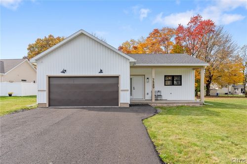 7349 Buckley Rd, Syracuse, NY, 13212-2651 | Card Image