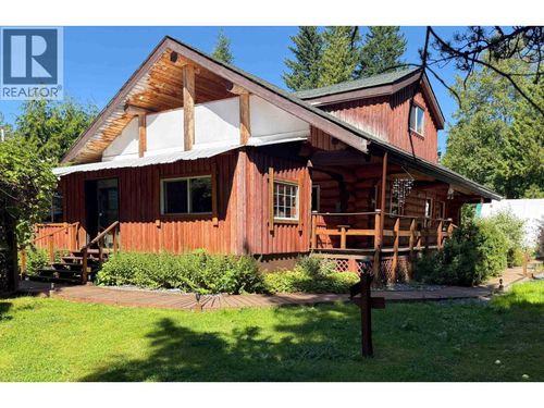 3981 Dobbie St, Thornhill, BC, V8G3M6 | Card Image