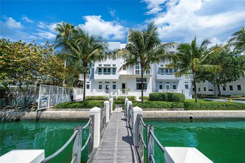 6203 Laguna Path N, Miami Beach, FL, 33141-5861 | Card Image