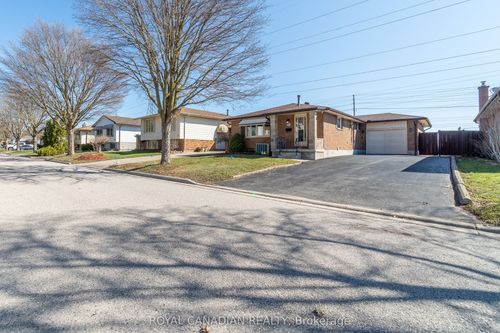 60 Lysanda Ave, London, ON, N5Z4L3 | Card Image