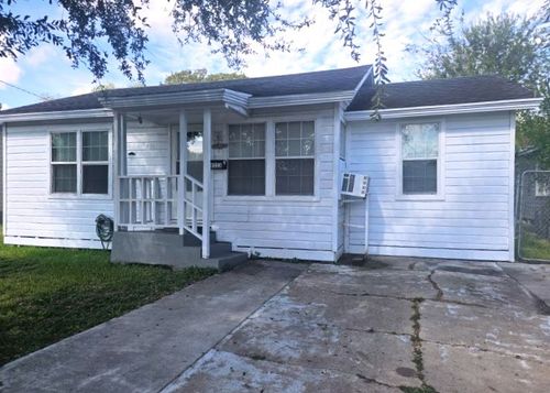 4533 Nesbitt Dr, Corpus Christi, TX, 78415-5115 | Card Image
