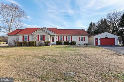 242 Willis Dr, BUNKER HILL, WV, 25413-4203 | Card Image