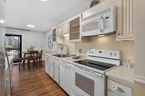 304-6615 Lake Shore Dr S, Richfield, MN, 55423-2272 | Card Image