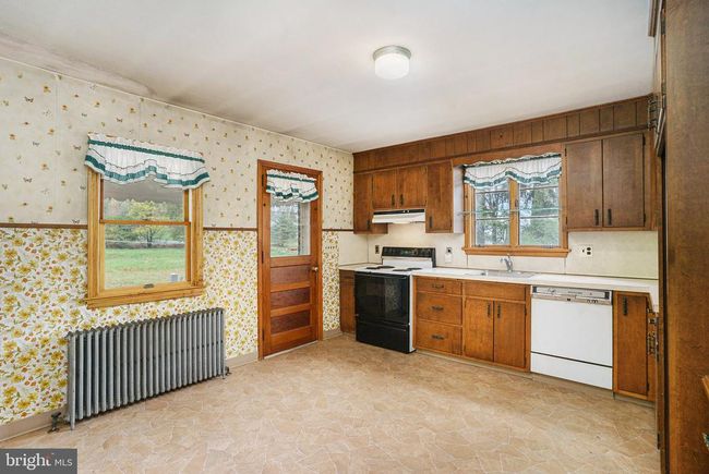 1042 Weisstown Rd, House other with 3 bedrooms, 1 bathrooms and null parking in BOYERTOWN PA | Image 9
