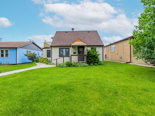 4918 Luna Ave, Chicago, IL, 60638-1704 | Card Image