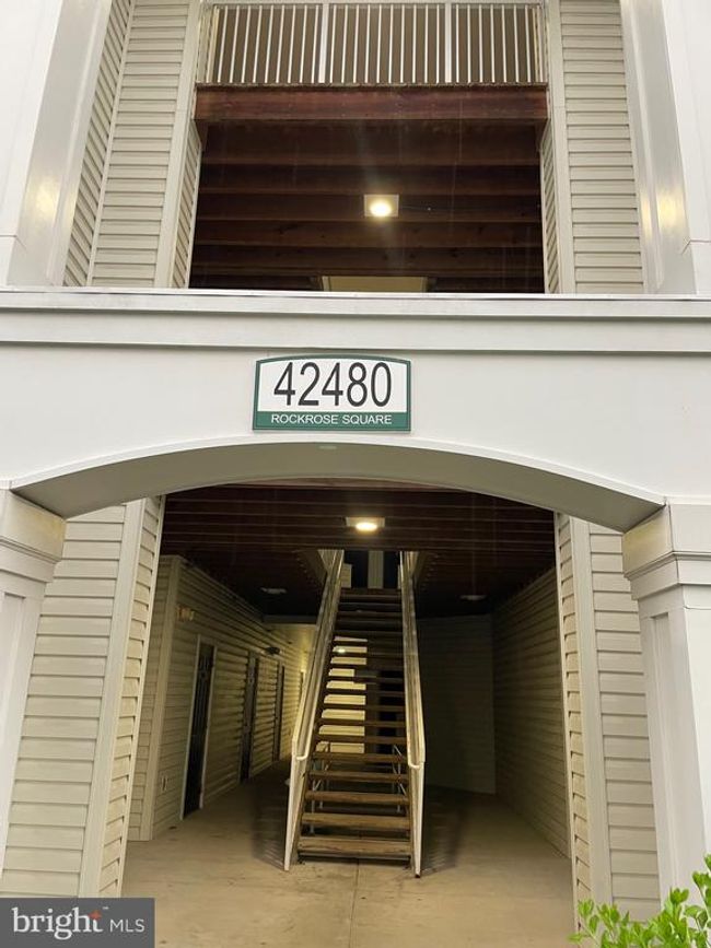 UNIT-202 - 42480 Rockrose Sq, Condo with 3 bedrooms, 2 bathrooms and null parking in BRAMBLETON VA | Image 35