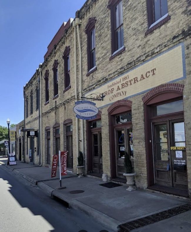 View of building exterior | Image 4