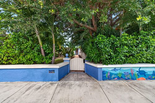 227 N M St, Lake Worth Beach, FL, 33460-3421 | Card Image