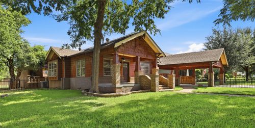 815 Brazos St, Graham, TX, 76450-3903 | Card Image
