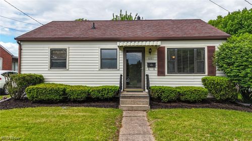601 41st St, Vienna, WV, 26105-2831 | Card Image