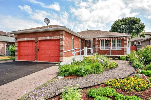 26 Johnson St, Orillia, ON, L3V7S4 | Card Image