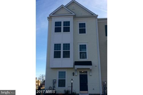 11 Britania Ct, MARTINSBURG, WV, 25405-5820 | Card Image