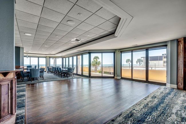View of lobby | Image 29