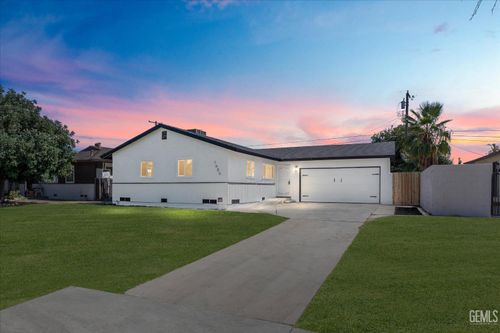 1605 Sidney Dr, Bakersfield, CA, 93304-6053 | Card Image
