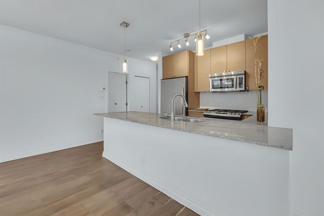 1602 - 400 Capilano Rd, Condo with 2 bedrooms, 2 bathrooms and 1 parking in Port Moody BC | Image 12