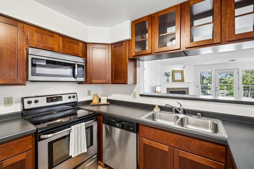 2-6 Captains Court, Madison, WI, 53719 | Card Image