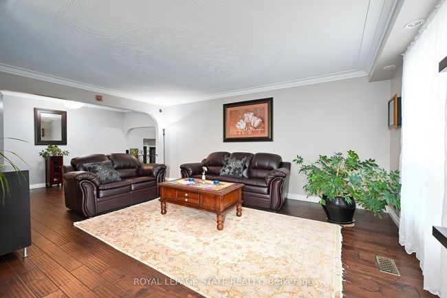 14 Joy Crt, House other with 3 bedrooms, 2 bathrooms and 4 parking in Hamilton ON | Image 9