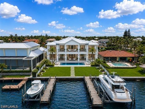 1535 Dolphin Ln, NAPLES, FL, 34102-1521 | Card Image