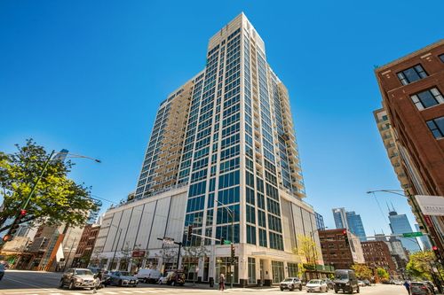 1412-757 N Orleans St, Chicago, IL, 60654-3523 | Card Image