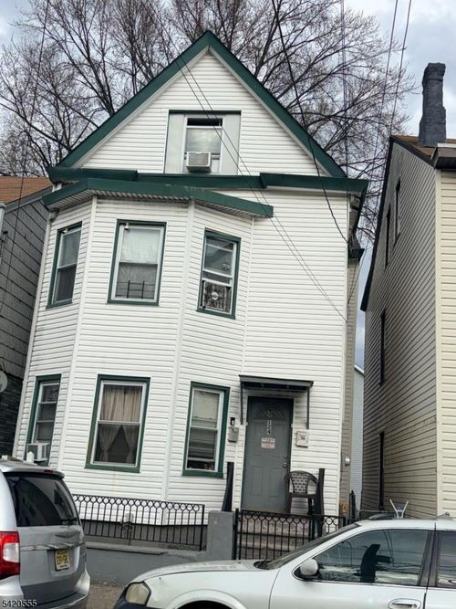 124 E Main St, Paterson, NJ, 07522-1852 | Card Image