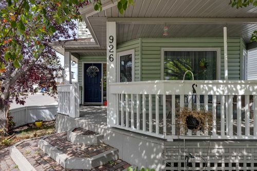 926 19 Ave Nw, Calgary, AB, T2M0Z5 | Card Image