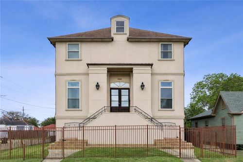 4900 Marigny St, New Orleans, LA, 70122-5116 | Card Image