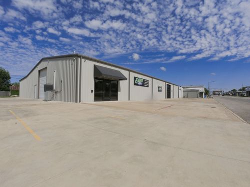 418 S Main St, Miami, OK, 74354-8102 | Card Image