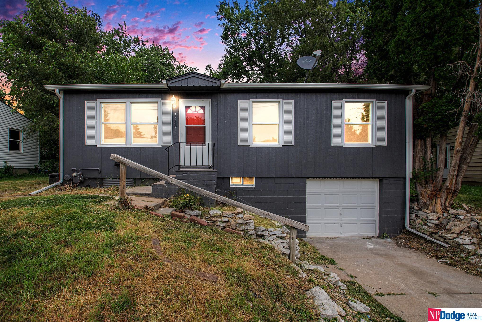 Terry Dr, LA Vista, NE 68128