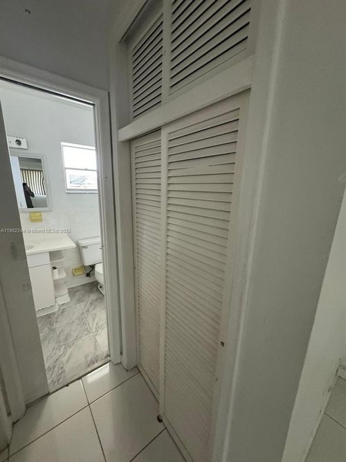 apt-d329-20201 Ne 29th Ct, Aventura, FL, 33180-4110 | Card Image