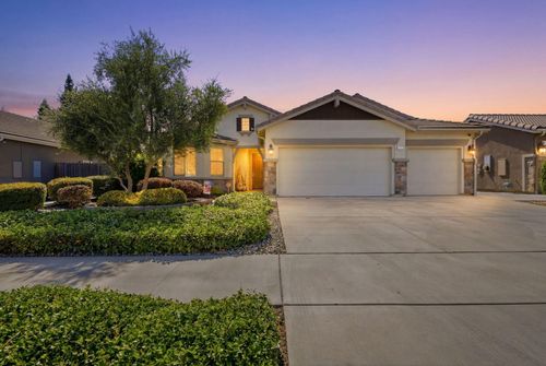 3245 S Meadowbrook St, Visalia, CA, 93292-1535 | Card Image