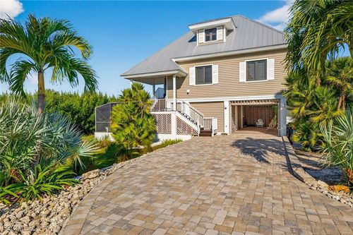 698 Spartina Ct, SANIBEL, FL, 33957-5400 | Card Image