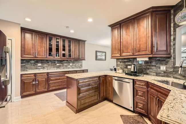 11000 Deblin Ln, Townhouse with 3 bedrooms, 4 bathrooms and 2 parking in Oak Lawn IL | Image 8