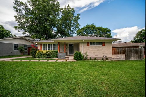9026 Leaside Dr, Dallas, TX, 75238-3636 | Card Image